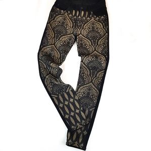 7 For All Mankind 27 Women's Black Gold Printed